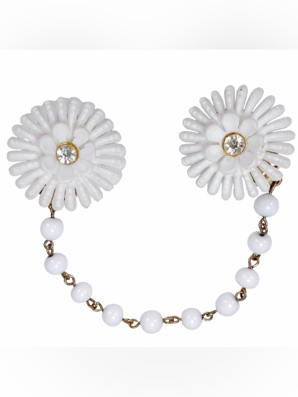 Vintage White Daisy Clip-On Sweater Clip with Beaded Chain